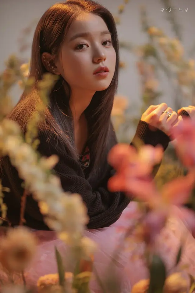 歌手Rothy、デジタルシングル「冬…次の春」春バージョンの写真公開（画像提供:wowkorea）