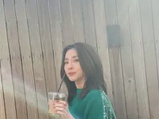 DARA (元2NE1)、これがまさに芸能人のお茶？…「むくみを取るために必須」