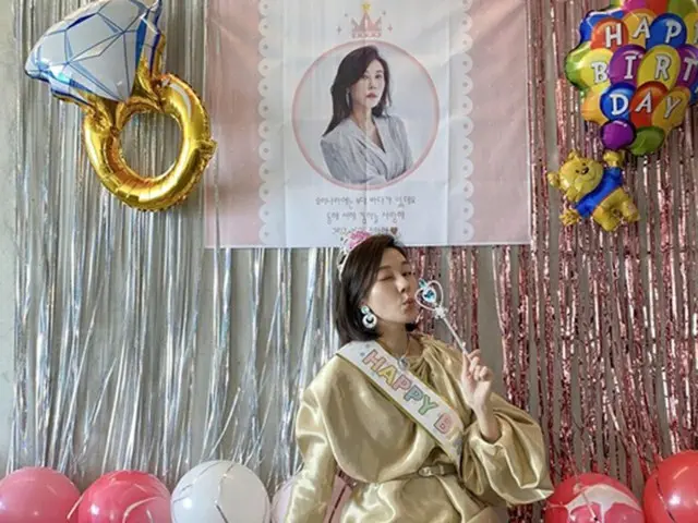 女優キム・ハヌルが誕生日を祝った。（画像提供:wowkorea）