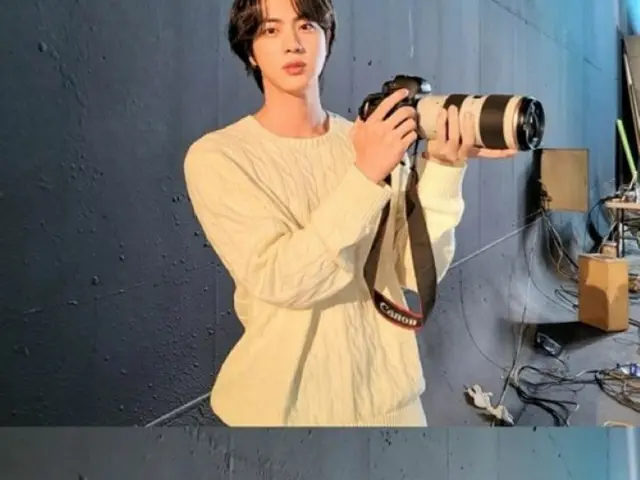“ラスベガス公演決定”「BTS（防弾少年団）」のJIN、カメラで隠れてしまいそうな小顔ぶり…彼氏感満載の近況ショット（画像提供:wowkorea）