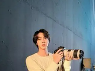 “ラスベガス公演決定”「BTS（防弾少年団）」のJIN、カメラで隠れてしまいそうな小顔ぶり…彼氏感満載の近況ショット