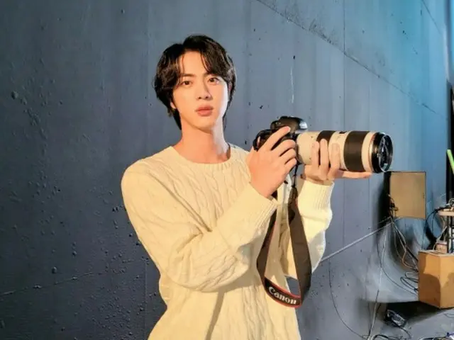 グループ「BTS（防弾少年団）」メンバーJINが卓越したビジュアルを誇った。（画像提供:wowkorea）