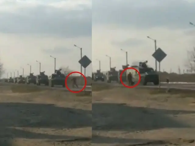 「決して通過させない」ロシアの軍用車両を全身で防いだウクライナ市民（画像提供:wowkorea）