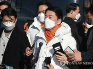 安哲秀氏「考慮する価値ない」　一本化巡る尹氏の会見に反論