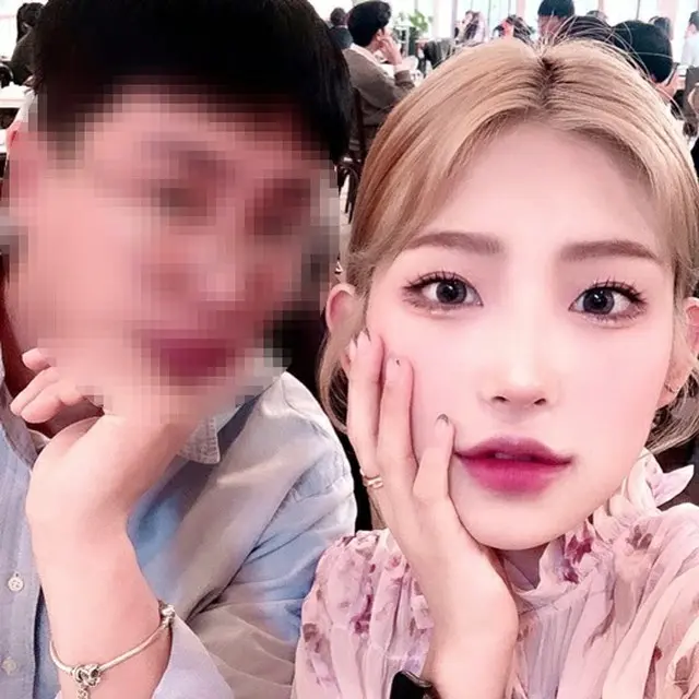 “故チェ・ジンシルさん娘”ジュンヒ、恋人との仲良しツーショットを公開（画像提供:wowkorea）