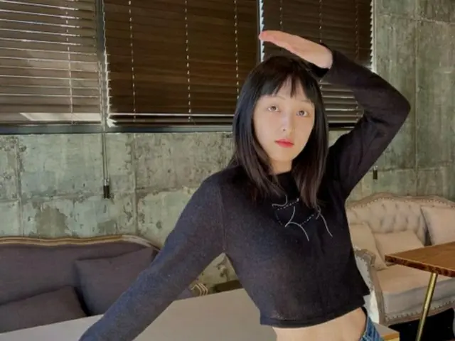 女優キム・ボラ、ピラティスの成果を自慢…「おかげでこんな服も着れる」（画像提供:wowkorea）