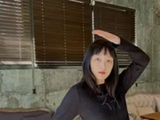 女優キム・ボラ、ピラティスの成果を自慢…「おかげでこんな服も着れる」