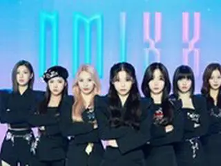 “全員エース”JYP新人「NMIXX」、ショーケース開催「世界になかった新たなカラーを」