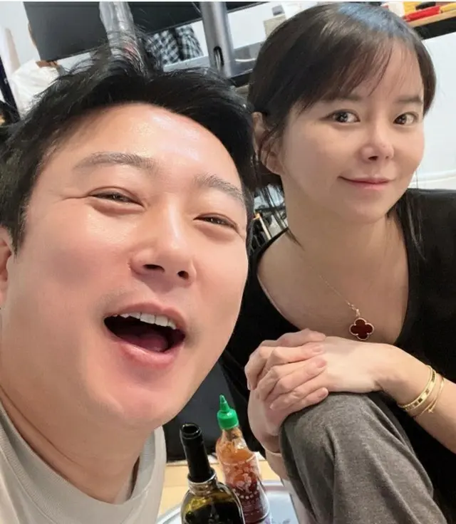 イ・スグンの妻パク・ジヨン、14回目の結婚記念日をお祝い…「一緒に生きてくれてありがとう」（画像提供:wowkorea）