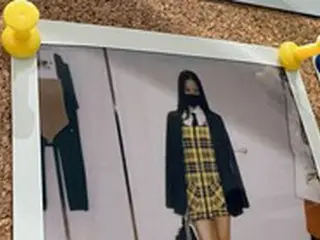 「BLACKPINK」JISOO、モデルに劣らない脚線美…パリのファッションウィークに出席予定