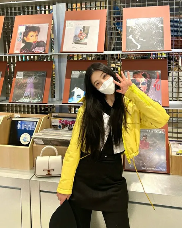 「Red Velvet」ジョイ、ずらりと並んだレコードに大興奮「すごく来たかった。ついに」（画像提供:wowkorea）