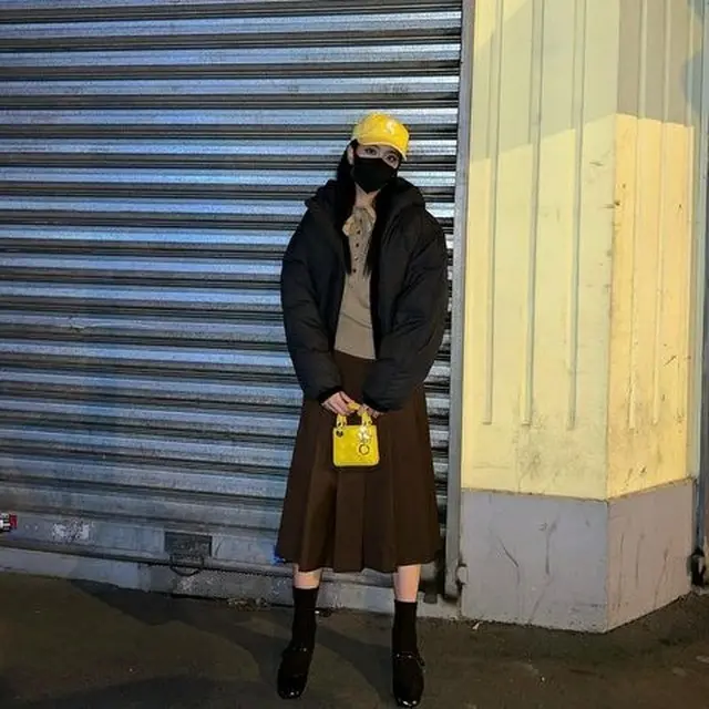 ジス（BLACKPINK）は黄色が好き？…シャッター前で撮ってもグラビア（画像提供:wowkorea）