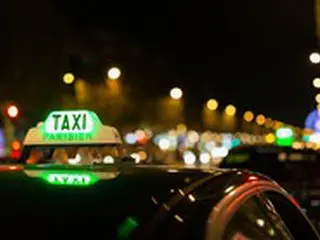 走行中のタクシーから飛び降りて死亡…女子大生に何が？＝韓国
