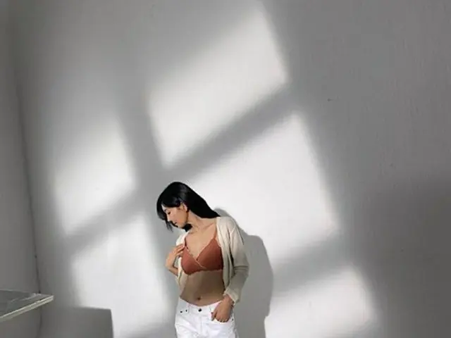 女優キム・ソヨン、夫イ・サンウも驚くグラビア撮影… 「大胆な露出にびっくり」（画像提供:wowkorea）