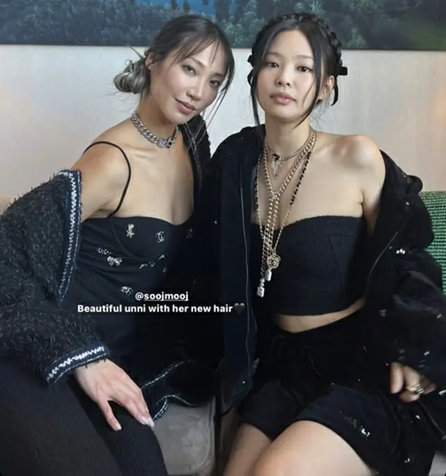 「BLACKPINK」JENNIE、パリでの近況…世界的トップモデルとの写真を公開（画像提供:wowkorea）