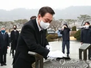 韓国次期大統領の尹錫悦氏　国立墓地参拝後に記者会見へ