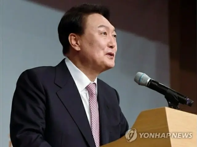当選のあいさつを述べる尹錫悦氏（国会写真記者団）＝10日、ソウル（聯合ニュース）