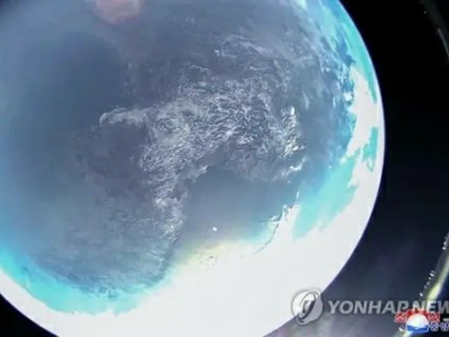 北朝鮮の朝鮮中央通信は2月28日、「前日に偵察衛星開発のための重要な実験を行った」と報じた。同通信はカメラで地上を撮影し、高解像度などを立証したと説明。宇宙から撮影したという朝鮮半島の写真を公開した＝（朝鮮中央通信＝聯合ニュース）≪転載・転用禁止≫