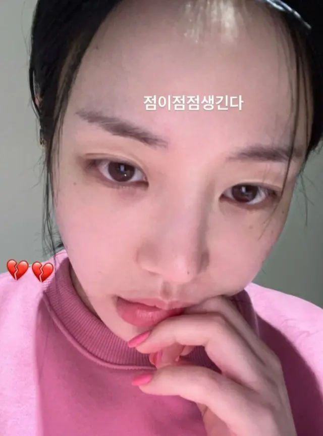 女優イ・ユビ、増えたほくろが気に入らない？…超接近自撮り写真で近況を公開（画像提供:wowkorea）