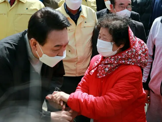 尹次期大統領、山火事の被災地「蔚珍」訪問…被災者を慰労＝韓国（画像提供:wowkorea）