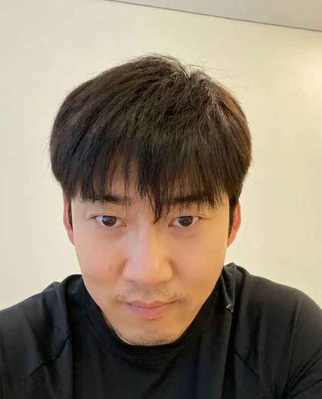 ”新婚”俳優ユン・ゲサン、美容事業家の妻の管理を受けた？きれいな肌で近況を伝える（画像提供:wowkorea）