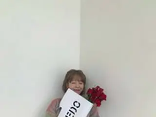 歌手チョア（元AOA）、花束抱えて「突然のプロポーズ」