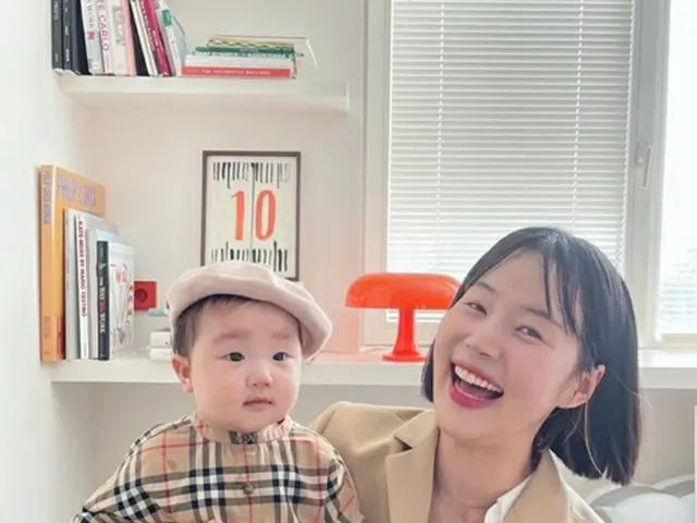 女優ハン・ジヘ、愛娘と撮影参加 「ママに似て撮影も上手」（画像提供:wowkorea）
