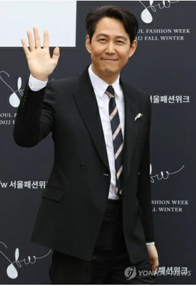 開幕式に出席したイ・ジョンジェさん＝18日、ソウル（聯合ニュース）