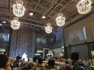 「新郎が感染し、新婦が1人で結婚式」…不安募る結婚式を控えたカップルたち＝韓国