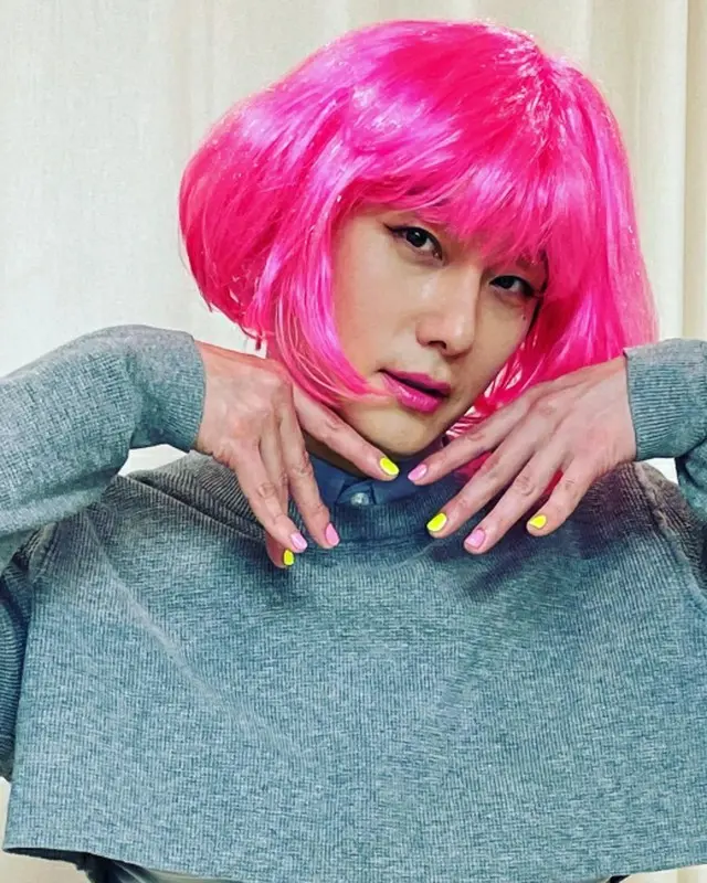 俳優チョン・イルが型破りなビジュアルを披露した。（画像提供:wowkorea）