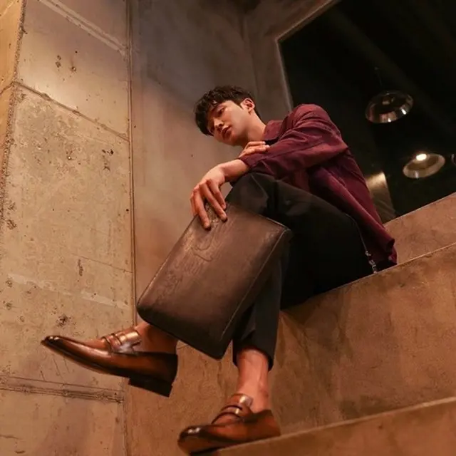 ロウン（SF9）、何気なく計算された”ダンディ”の見本…深まる男性美で近況公開（画像提供:wowkorea）