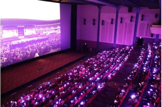 ロッテシネマで行われたBTSコンサートのライブビューイング（ロッテカルチャーワークス提供）＝（聯合ニュース）≪転載・転用禁止≫