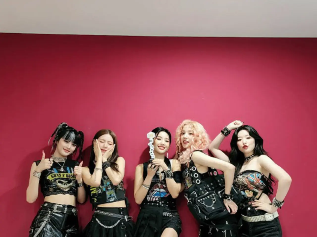 (G)IーDLE FC限定 会員当選 NEVERLANDウギ1枚 G)IーDLE 会員当選 NEVERLAND FC限定 トレカ 5枚セット K-POP