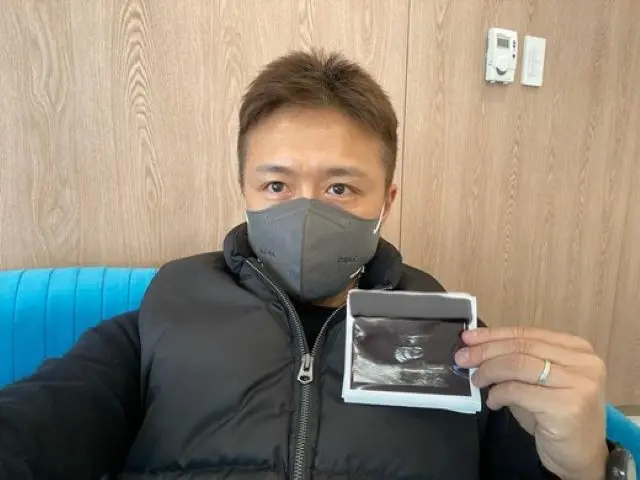 娘の養子縁組で話題を呼んだ俳優チン・テヒョン、妻パク・シウンが妊娠中の第二子の超音波写真公開＆胎名発表（画像提供:wowkorea）