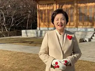 共に民主党、文大統領夫人の衣装費をめぐる物議に「根拠のないデマだ…嘆かわしい」＝韓国