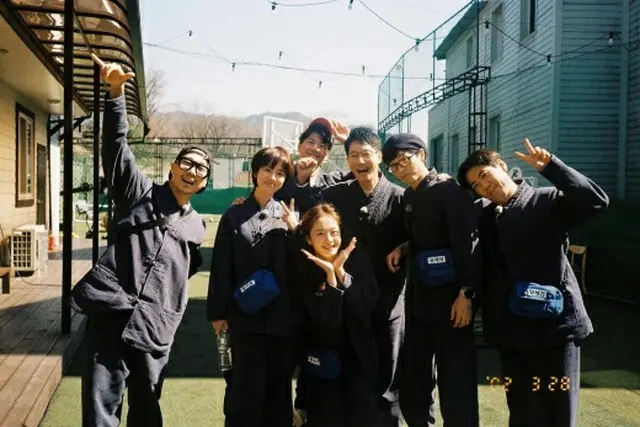 女優チョン・ソミン、「ランニングマン」共演者たちとの写真を公開（画像提供:wowkorea）
