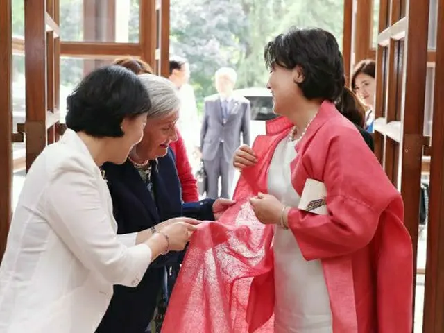 「大統領夫人の知人で有名デザイナーの娘が大統領府に勤務」報道に…大統領府「採用過程に問題なし」＝韓国（画像提供:wowkorea）