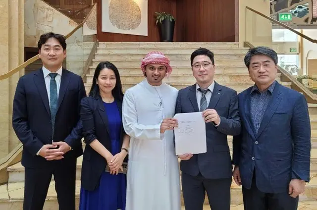 右から韓国NFTコンテンツ協会のキム・ヒョンジュ理事長、ヒルストーン・パートナースのファン・ラヨル代表取締役、RSPのハマド・アル・アリ代表、（画像提供:wowkorea）