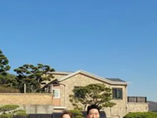 俳優ソ・イヒョン、イン・ギョジン夫婦、いつまでもどこまでもスウィートな二人…今日も完璧な”夫婦ケミ”