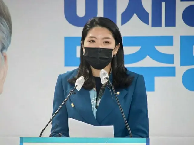 申賢榮、共に民主党議員（右）（画像提供:wowkorea）