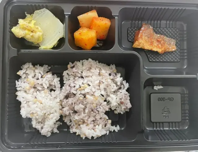 「鶏肉1切れ、カクテキ3つ」…隔離将兵の粗末な給食が物議＝韓国（画像提供:wowkorea）