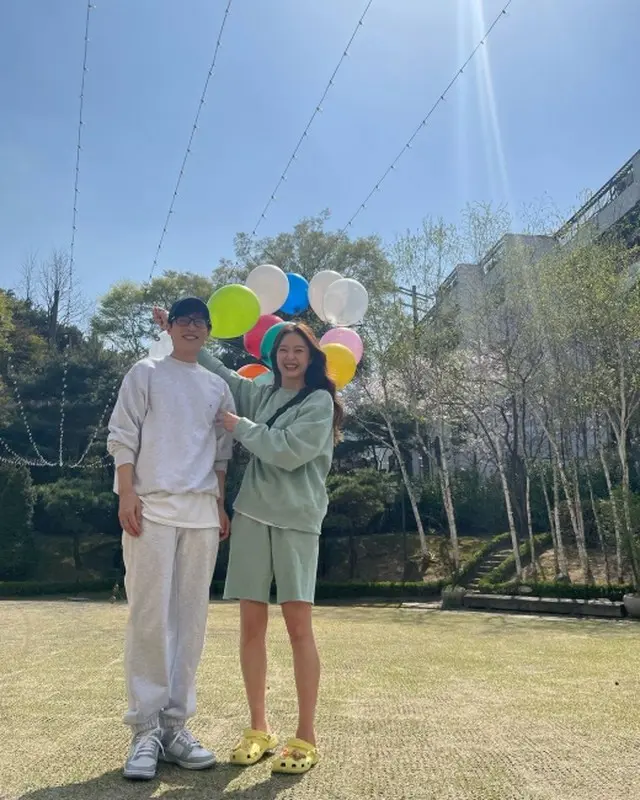 女優チョン・ソミン、ユ・ジェソクとの兄妹のような写真を公開（画像提供:wowkorea）
