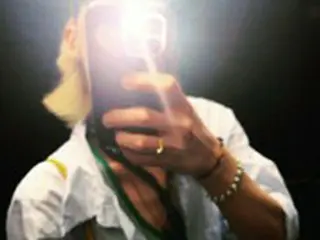 G-DRAGON（BIGBANG）、“やはり本物のスター”…ファッションセンスが際立つ私服で近況を公開