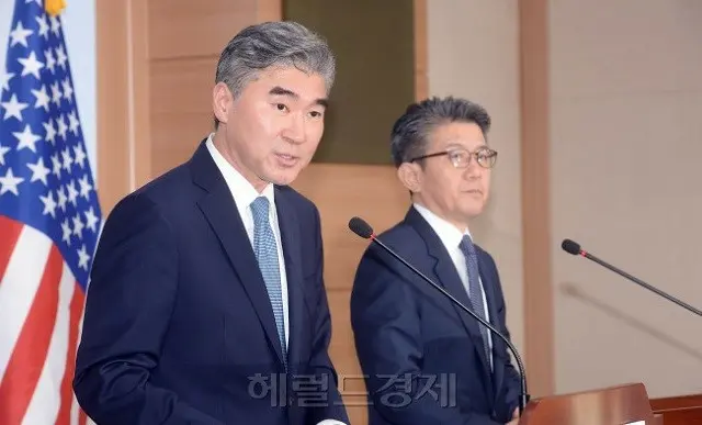 米国務省のソン・キム対北特別代表（左）（画像提供:wowkorea）
