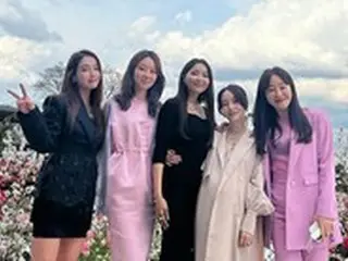 トップ女優5人の華やかな記念写真！ヒョンビン＆ソン・イェジンの結婚式にて