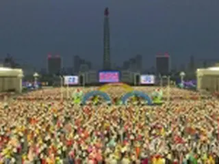 平壌で数万人が金日成氏生誕１１０年祝う　北朝鮮テレビが生中継