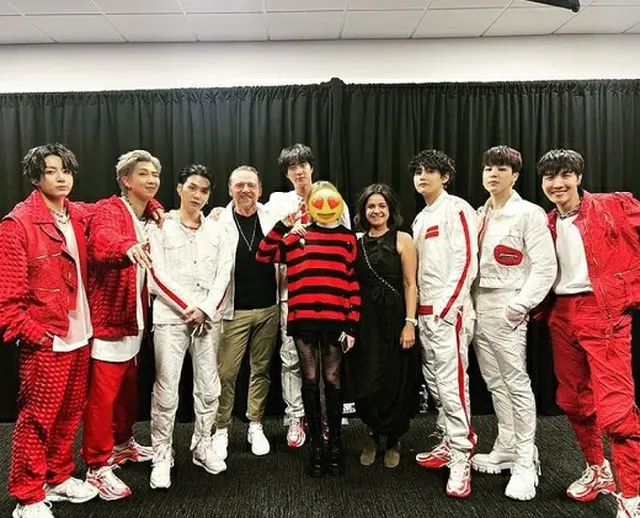 「イギリスのARMY」俳優サイモン・ペッグ、「BTS」との写真で成功したオタクを認証（画像提供:wowkorea）