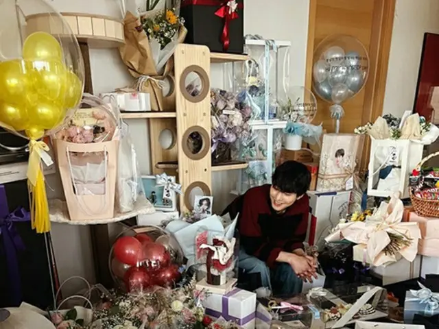 俳優アン・ヒョソプ、ファンからのプレゼントでいっぱいになった家（画像提供:wowkorea）