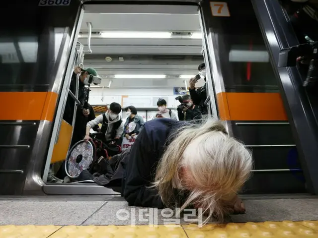 韓国の障害者団体、地下鉄デモで修羅場＝韓国報道（画像提供:wowkorea）