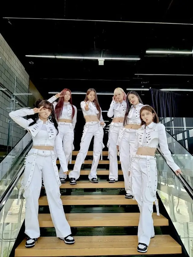「IVE」、新曲「LOVE DIVE」で日本を捕らえた…アップルミュージックジャパン1位（画像提供:wowkorea）
